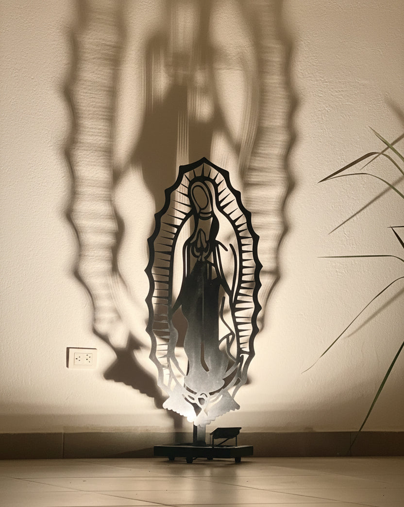 Silueta virgen 100x50 con Pedestal y lampara
